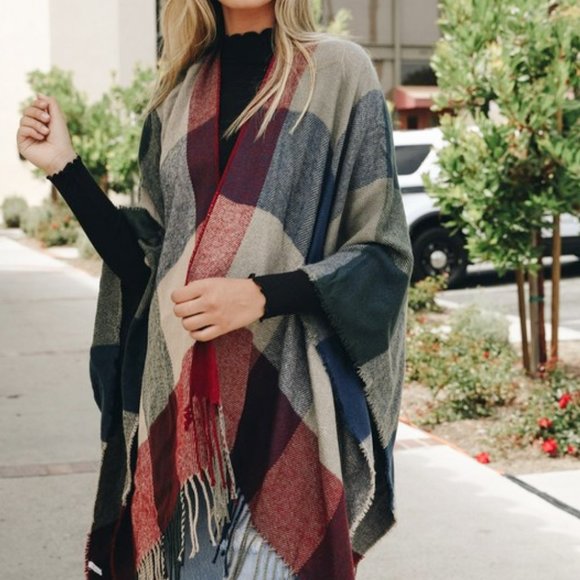 Leto Canyon Heights Checkered Poncho - Picture 1 of 5